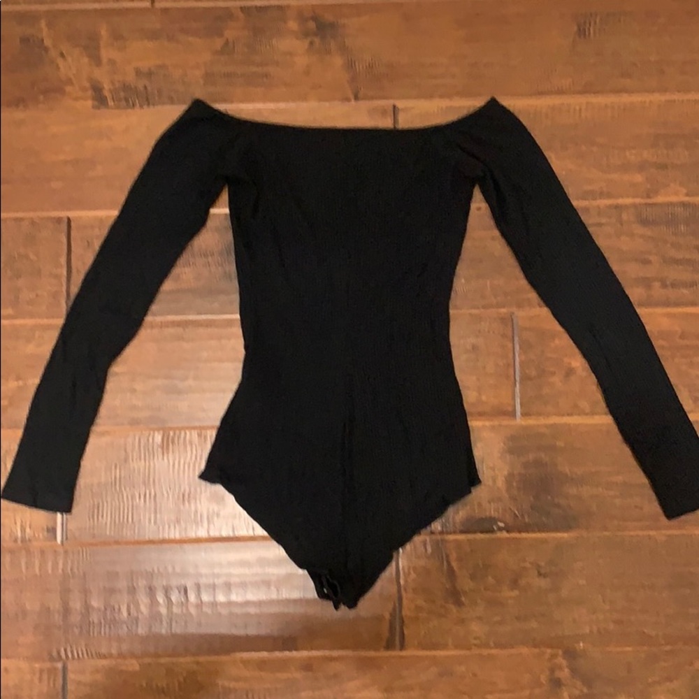 Off the Shoulder Bodysuit - Picture 3 of 6